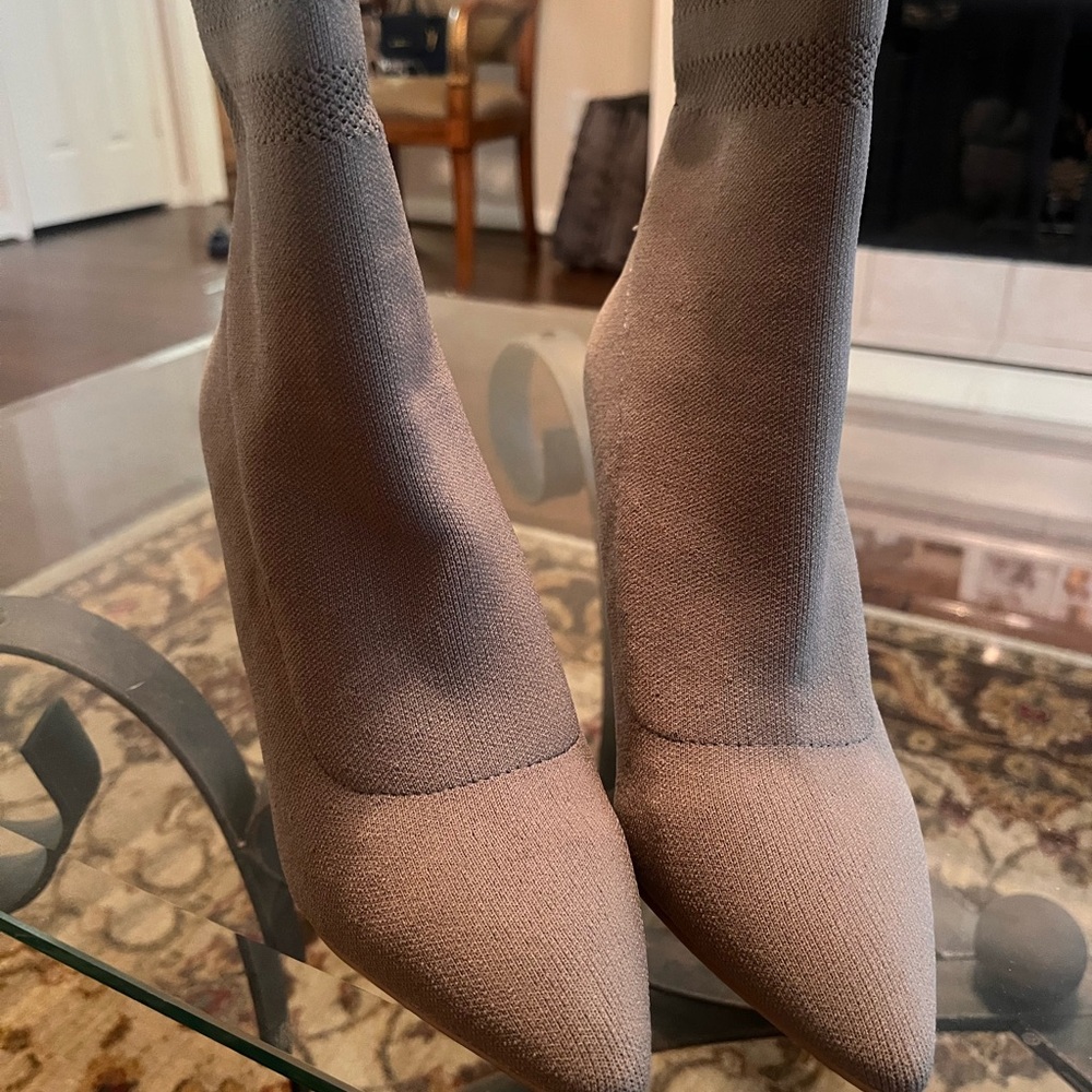 Steve Madden Cookie sock bootie in Dark Taupe size 8